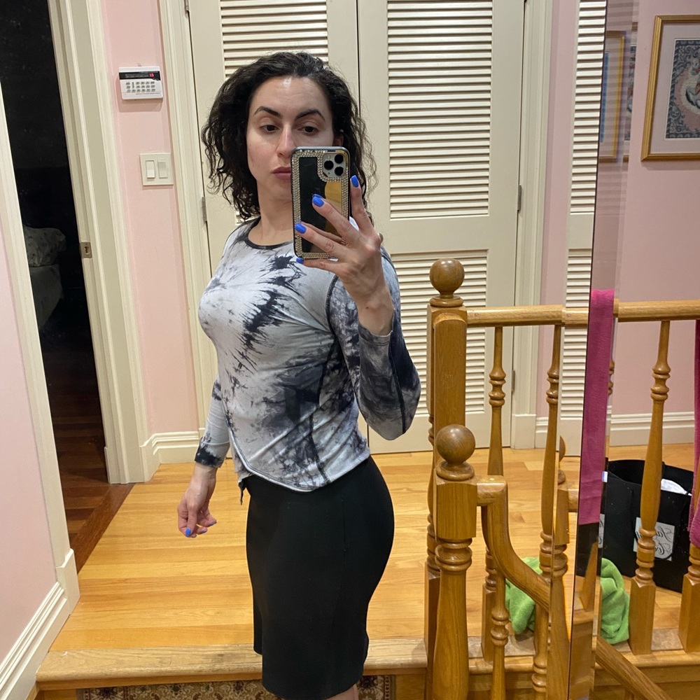 Excellent condition top. - Picture 3 of 3